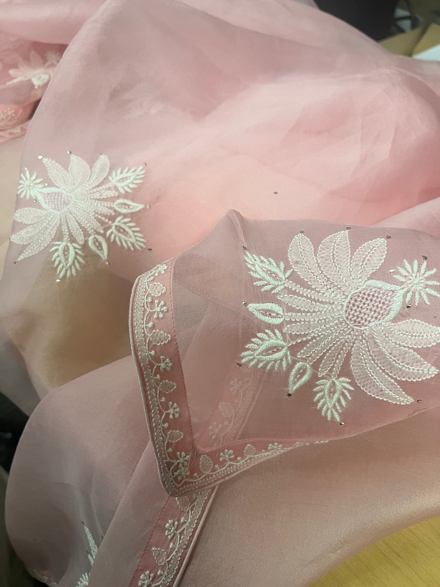 Tulip Vase Bootas Dupatta