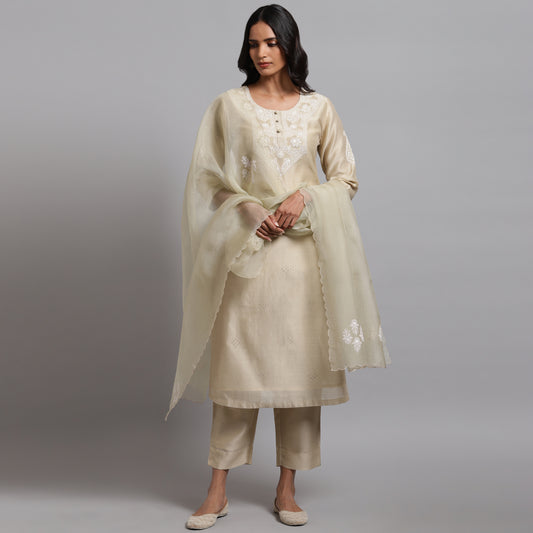 Chikankari Jaali Ke Phal Neckline Kurta