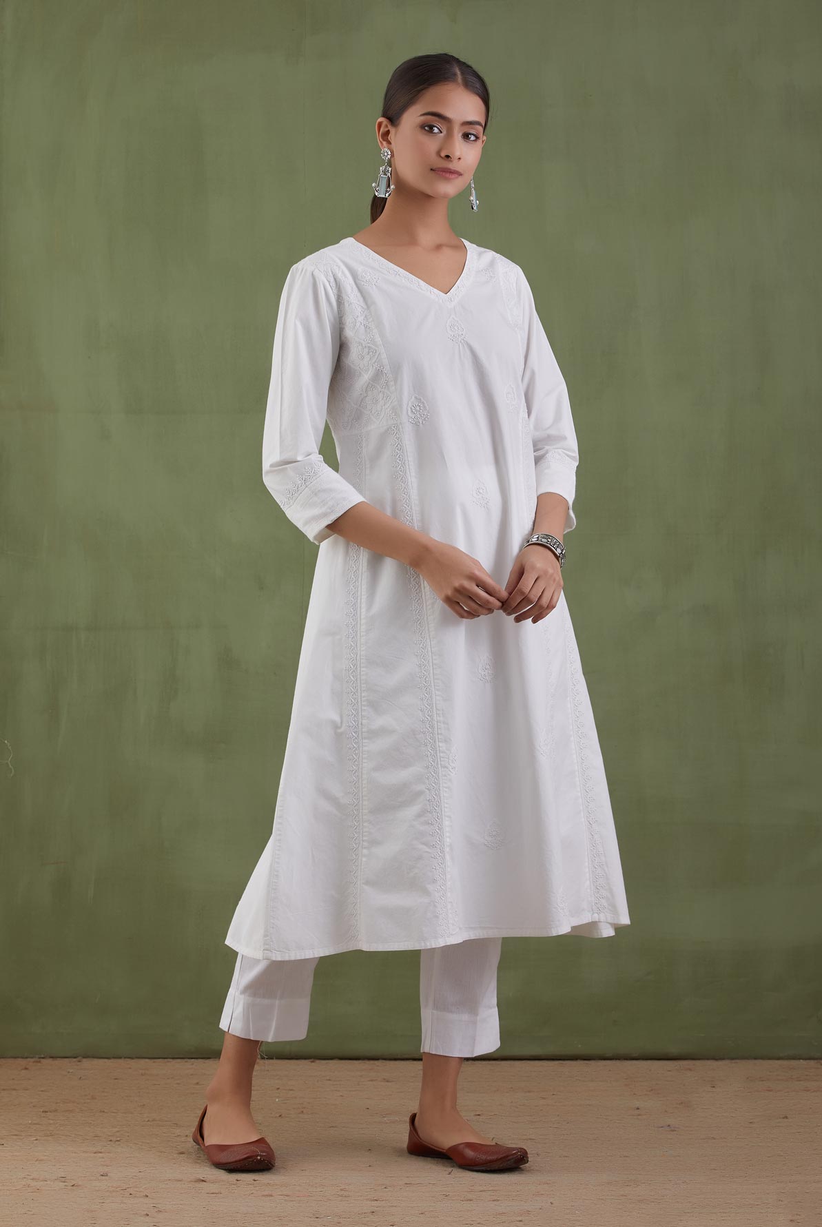 Chandkali Chikankari Kurta Set