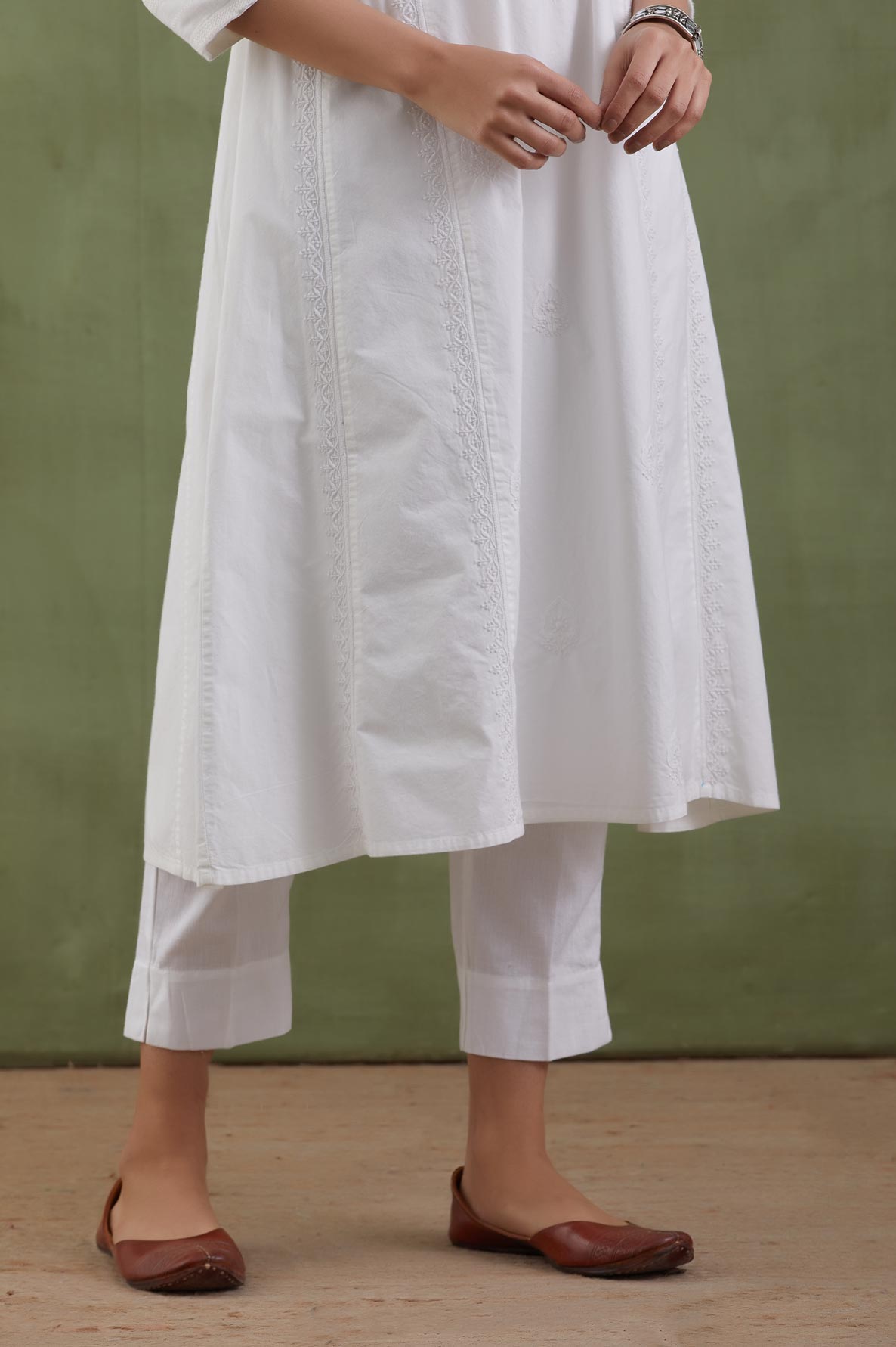 Chandkali Chikankari Kurta Set