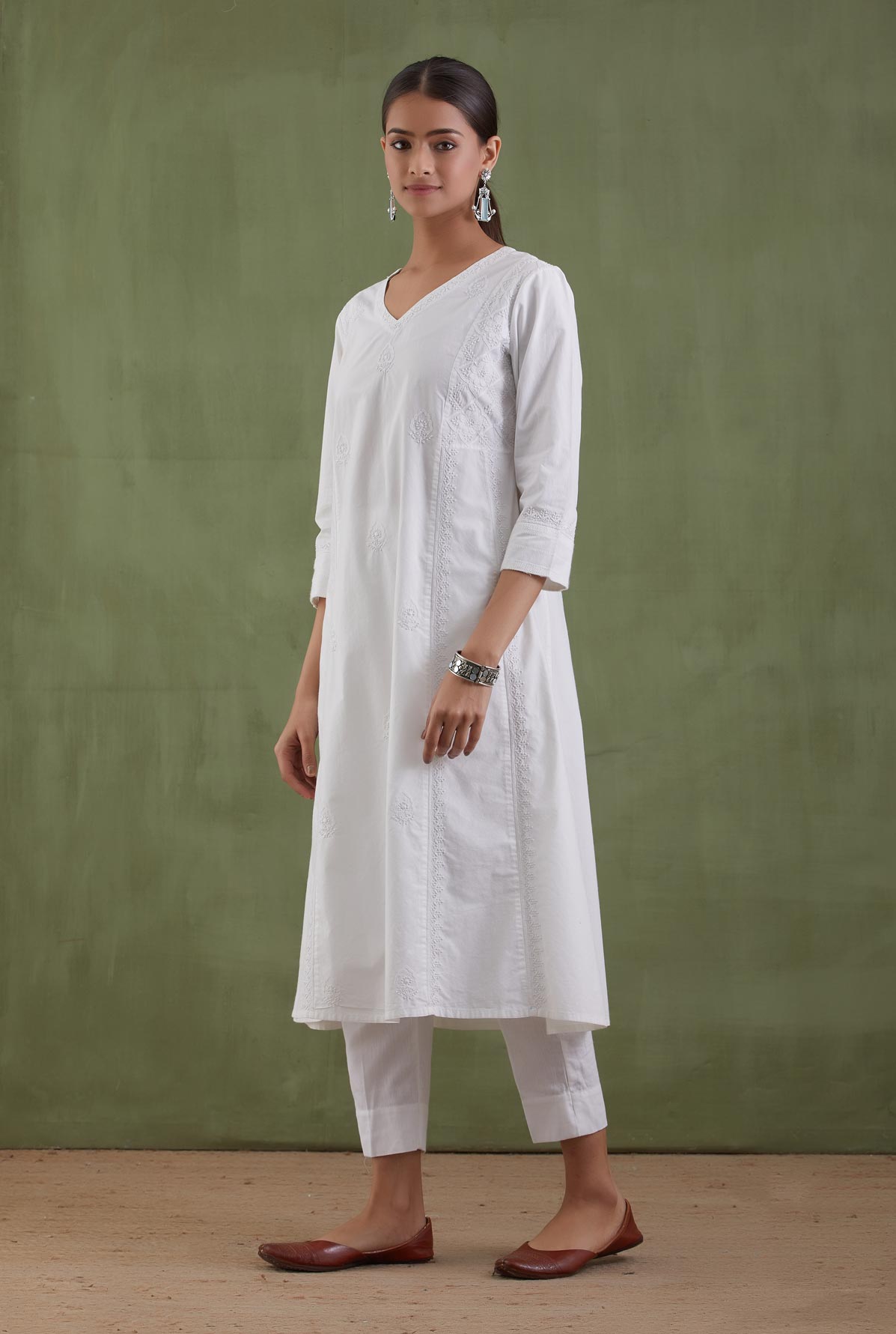 Chandkali Chikankari Kurta Set