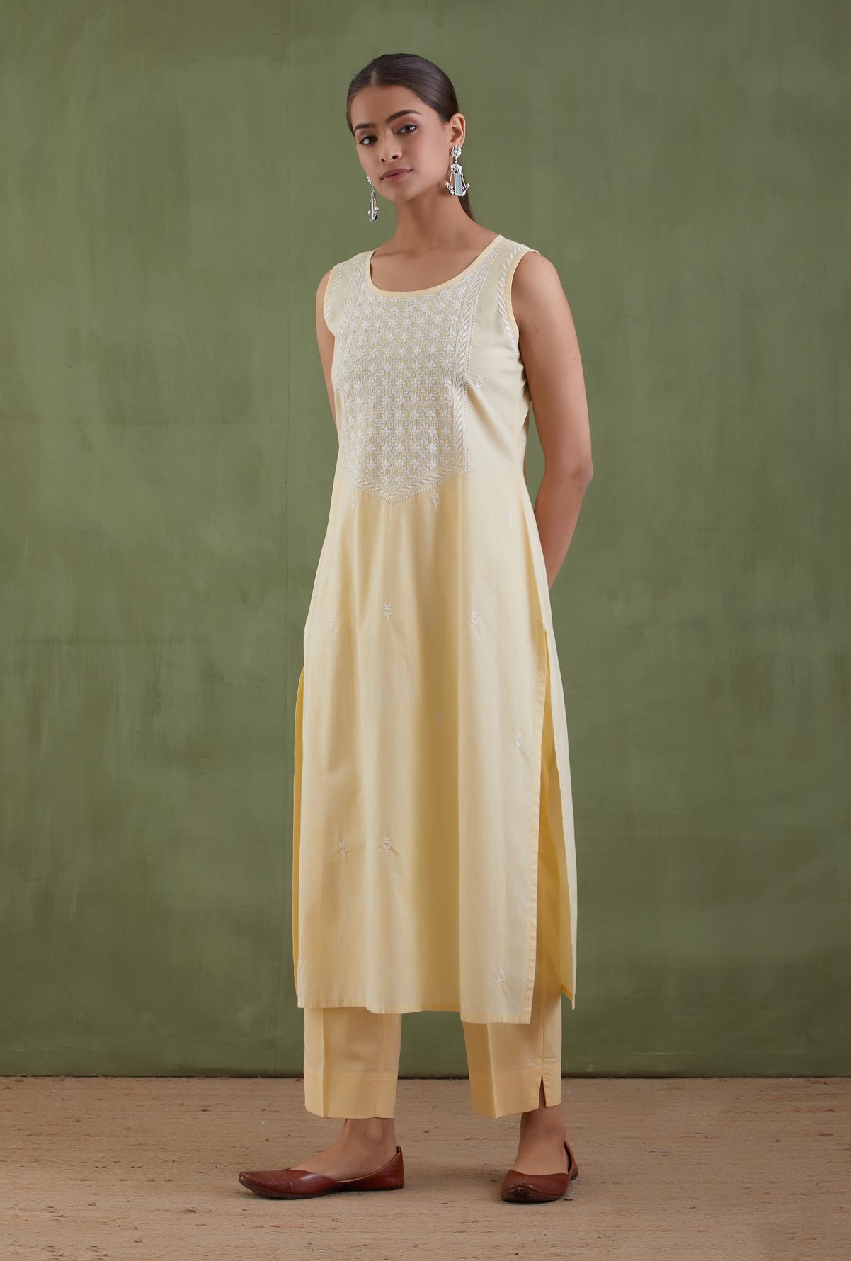 Sunehri Chikankari Kurta Set