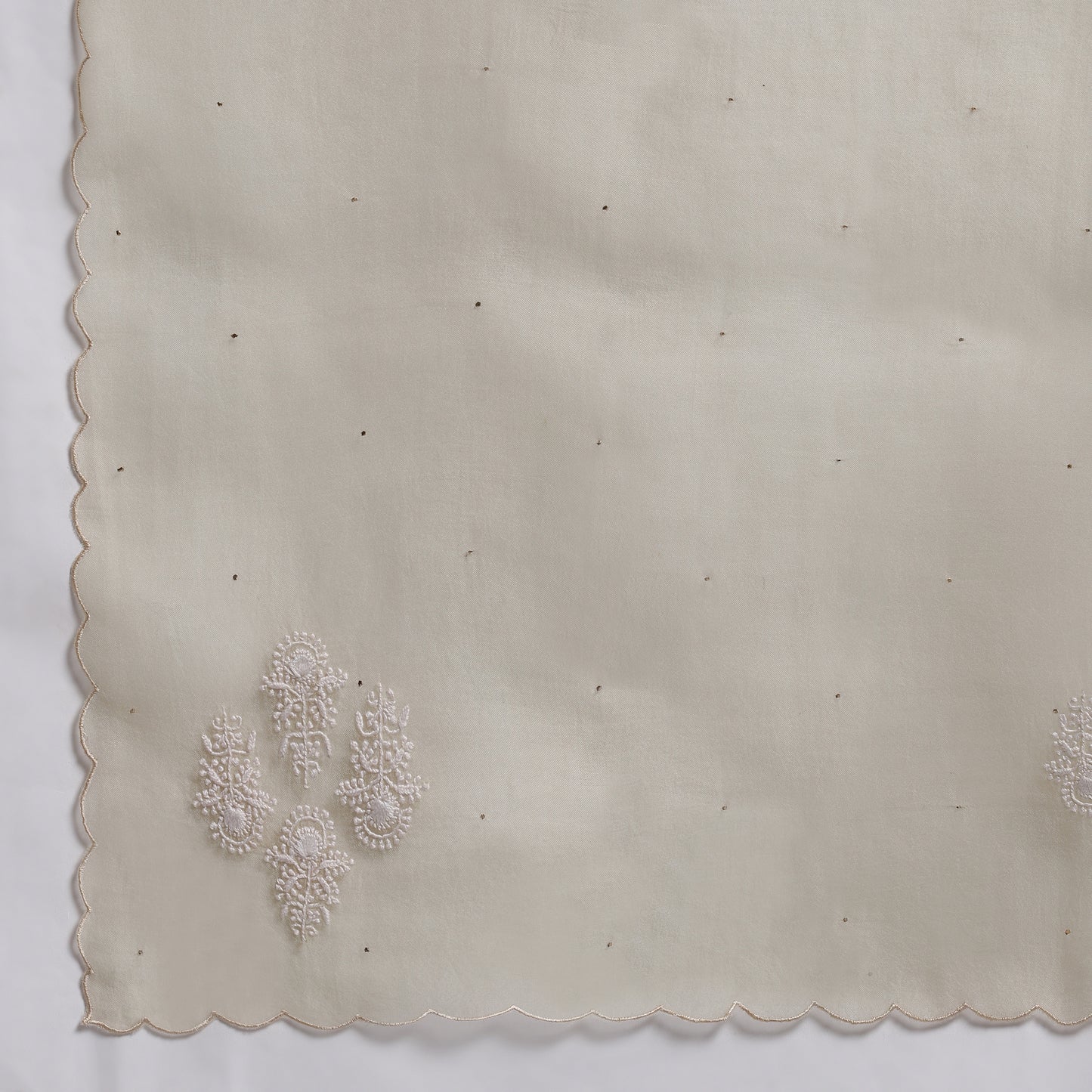 Chikankari Jaali Ke Phal Neckline Kurta