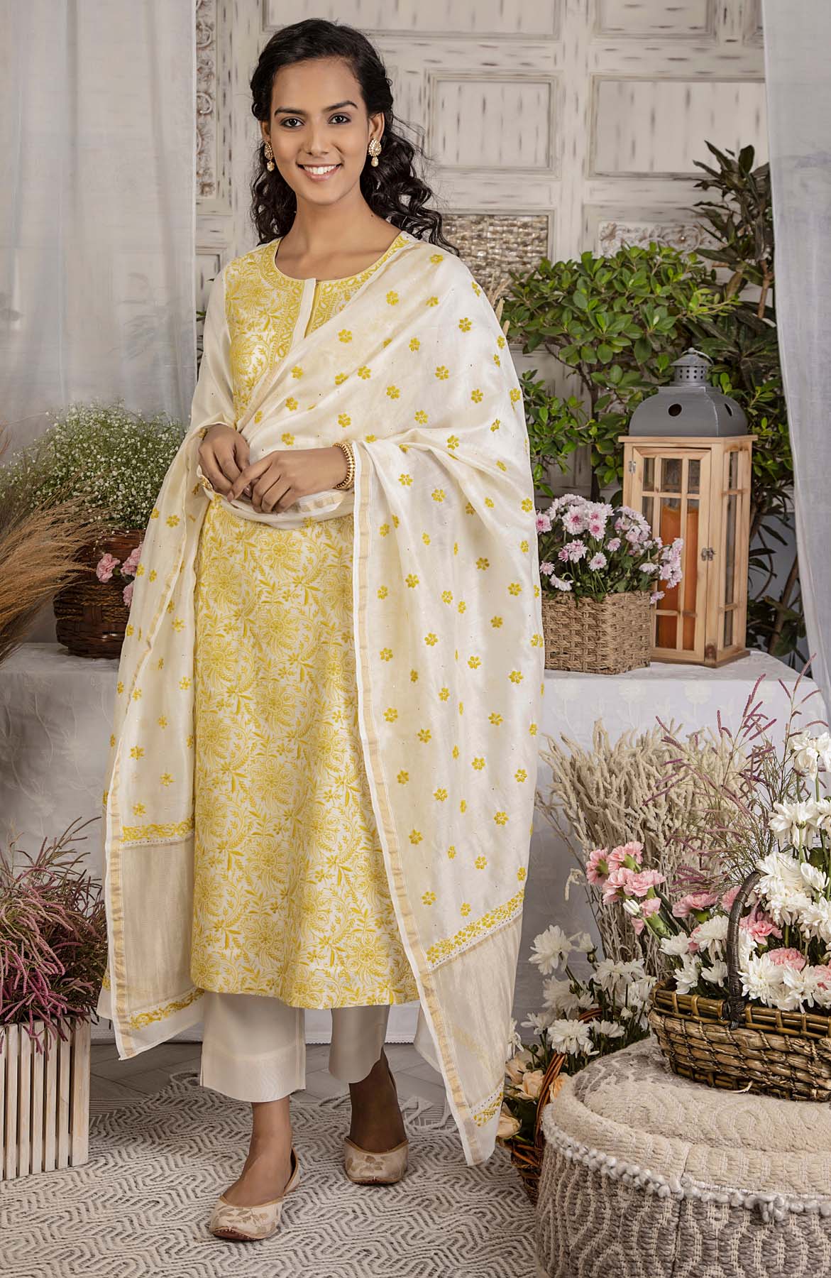 Chikankari And Mukaish Kurta