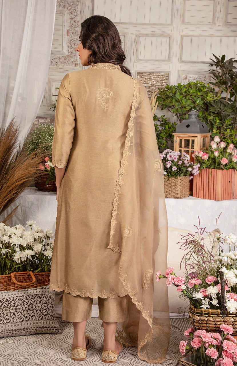 Chikankari And Mukaish Scallops Kurta