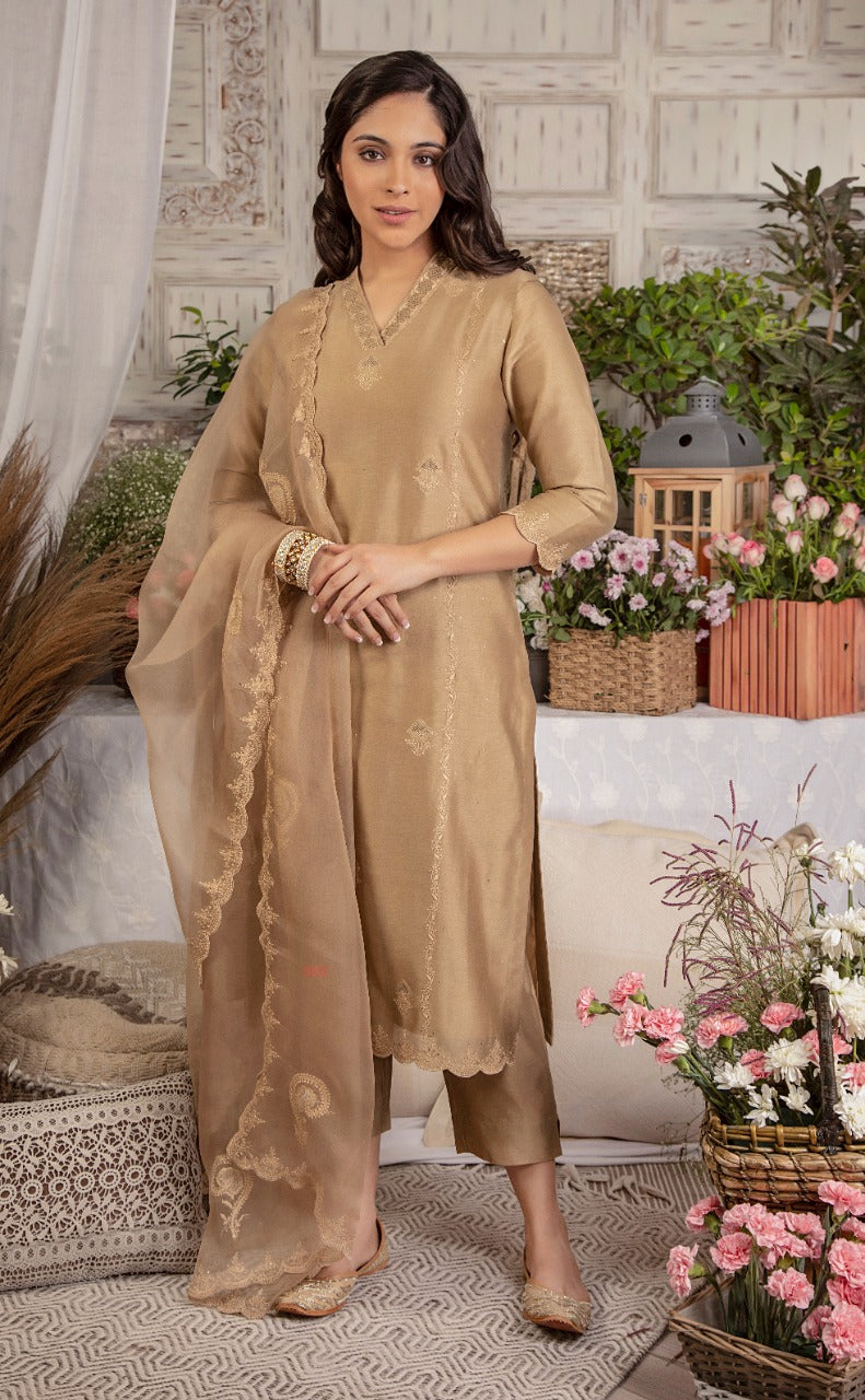 Chikankari And Mukaish Scallops Kurta